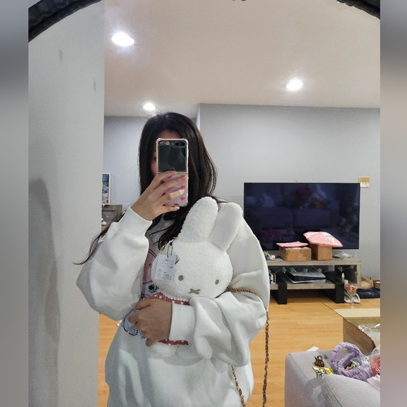 Miffy Plush Crossbody Bag - Picture 4 of 6